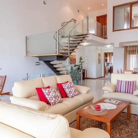 Vivenda Bellavista Feriehus Nazaré